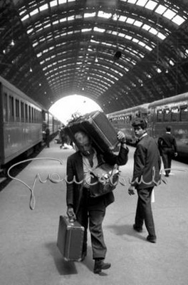 Il Treno della Speranza. Stazione Centrale di Milano. Luglio, 1962
